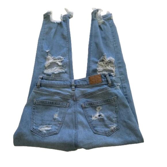 American Eagle Jean Light Wash High Rise Distressed Ankle Mom Jeans Size 0 Short - Picture 10 of 13